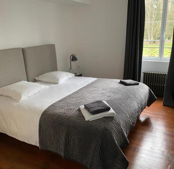 غرفة قياسية مطلّة علي الحديقة, Le Moulin Bleu