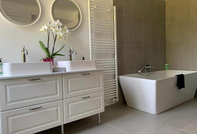 غرفة ديلوكس مطلّة علي الحديقة, Le Moulin Bleu