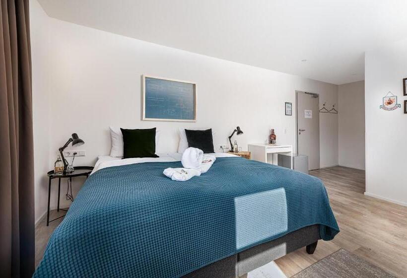 스탠다드 룸, Das Q