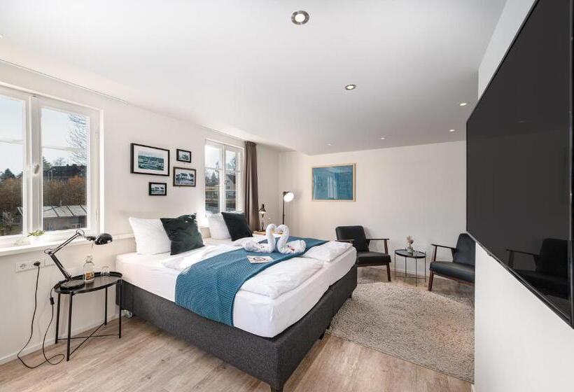 스탠다드 룸, Das Q