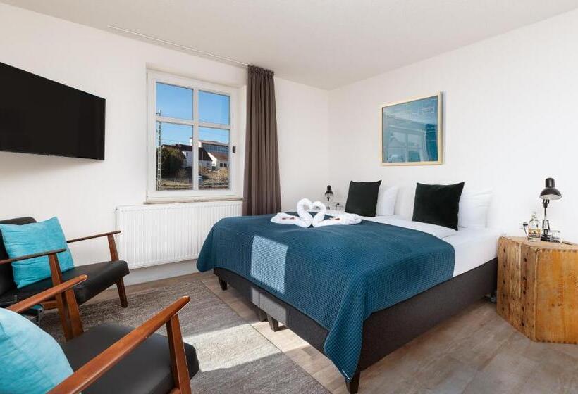 스탠다드 룸, Das Q