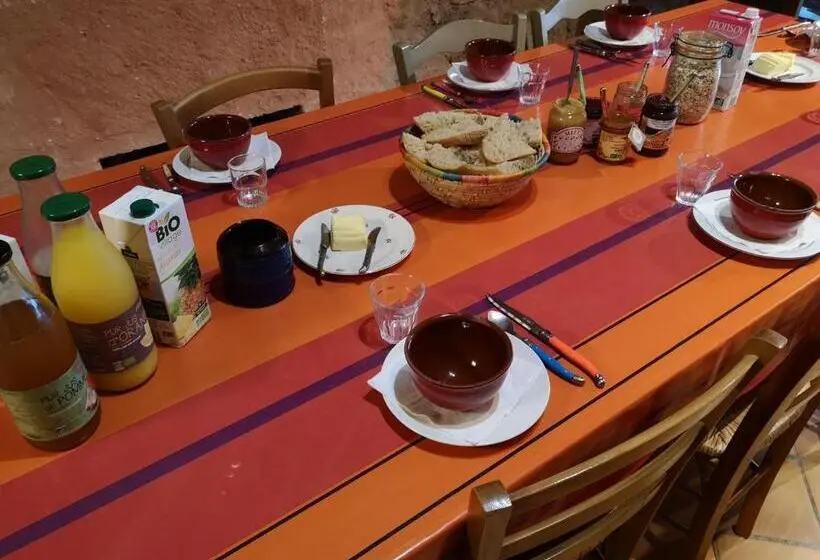 スタンダード４人部屋, Chambres D Hôtes Gîte Saint Roch