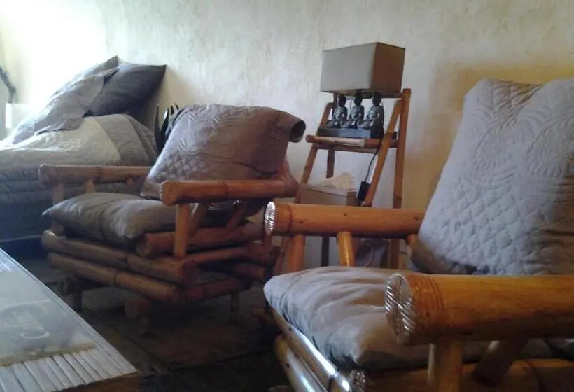 マウンテンビュースタンダードルーム, Chambre D Hotes La Marlotte
