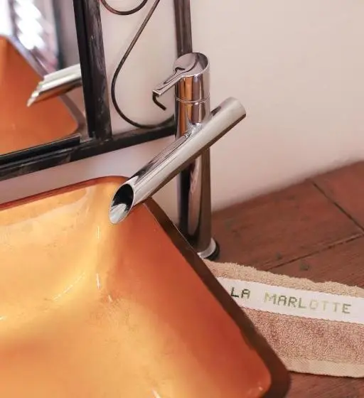 ガーデンビュースイート, Chambre D Hotes La Marlotte