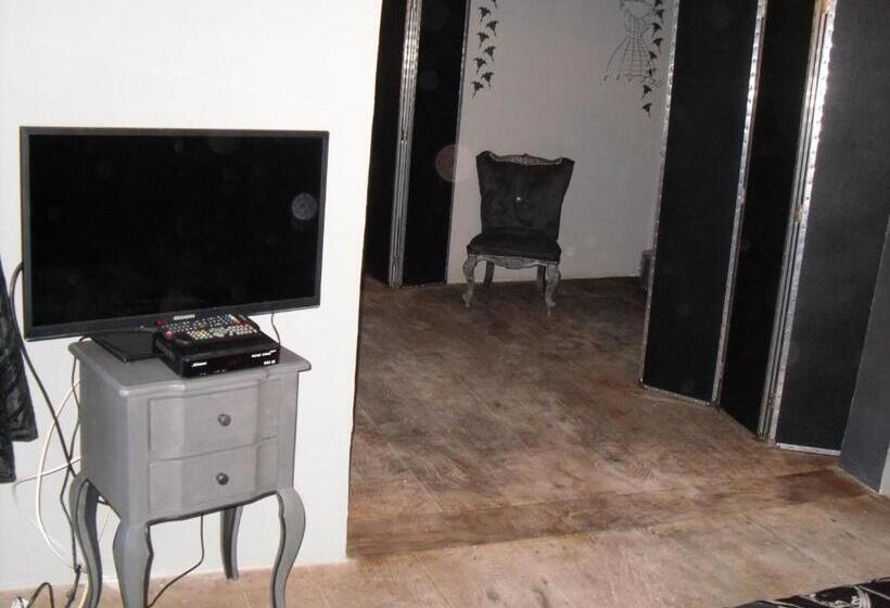 스위트, Chambre D Hotes La Marlotte