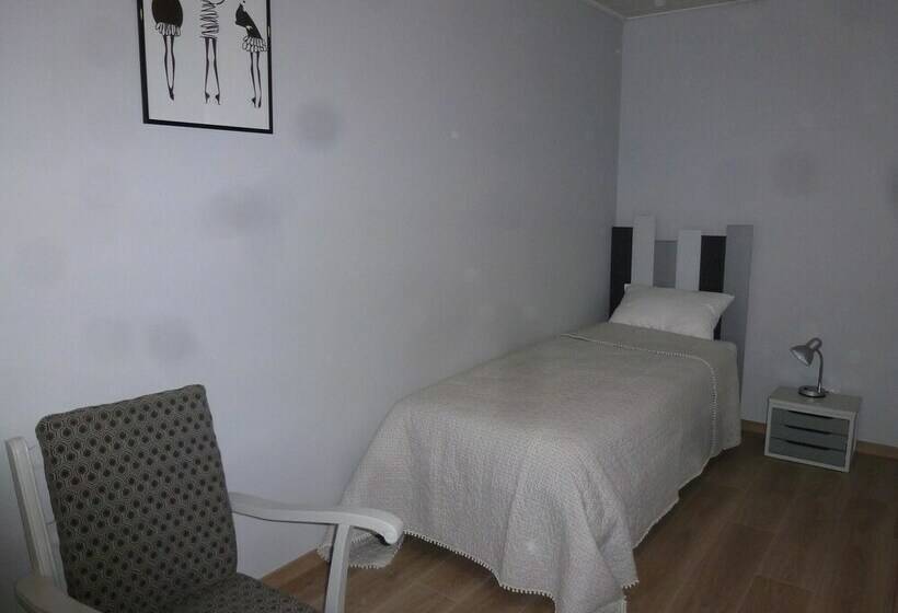 Quarto Familiar, Domaine De Calbiac