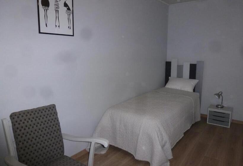 Quarto Familiar, Domaine De Calbiac