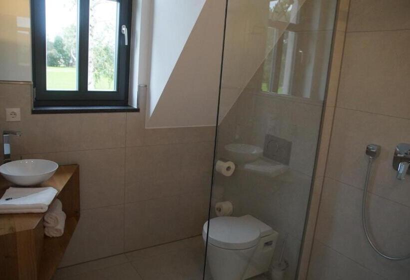 غرفة قياسية فردية, Dorfmuhle