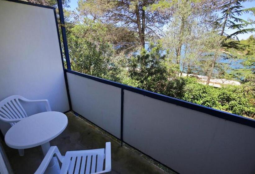 Camera Superiore Vista Mare, Luka