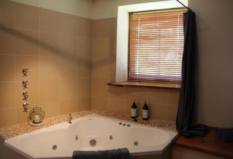 סטודיו דלוקס, Peppermint Ridge Retreat