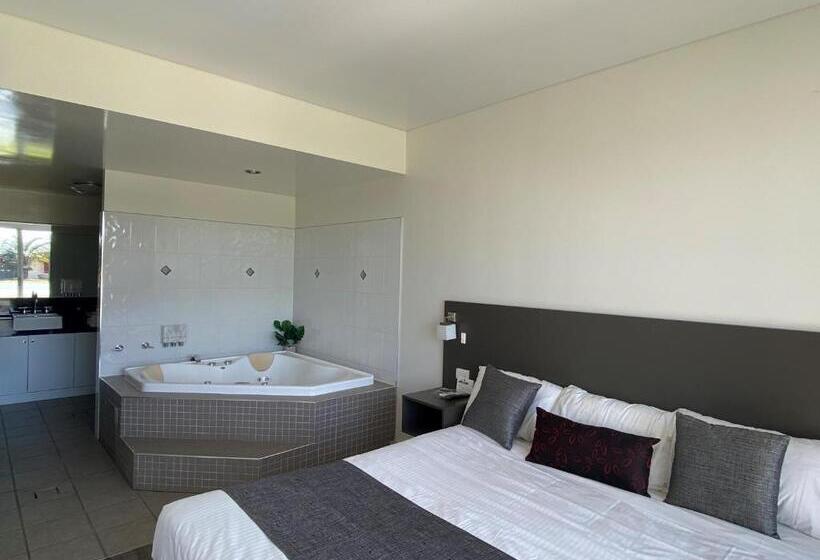 带大床的套房, Country Roads Motor Inn Dysart