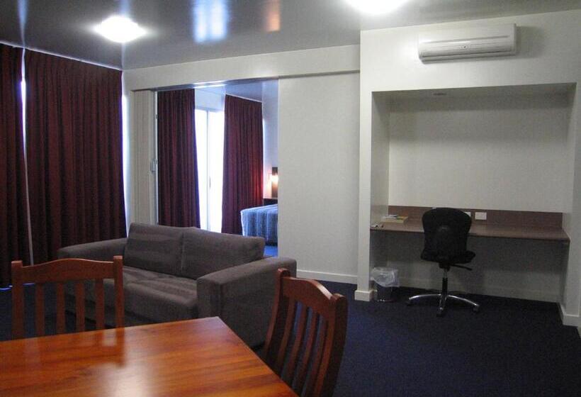 带大床的套房, Country Roads Motor Inn Dysart