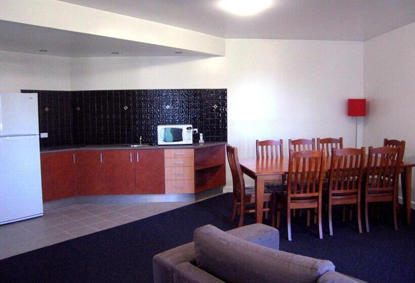 带大床的套房, Country Roads Motor Inn Dysart