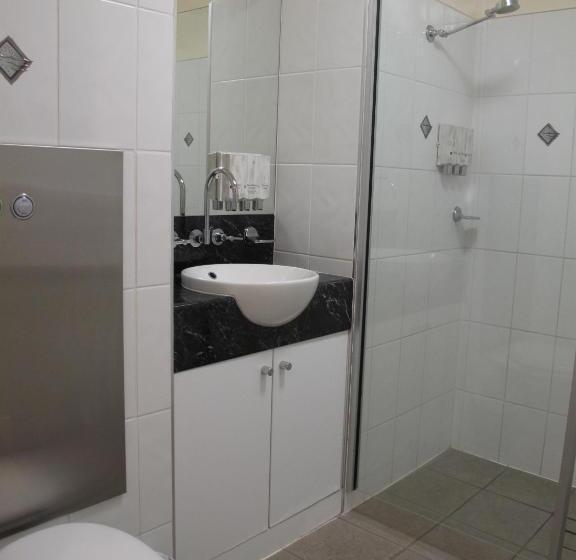 标准三人间, Country Roads Motor Inn Dysart