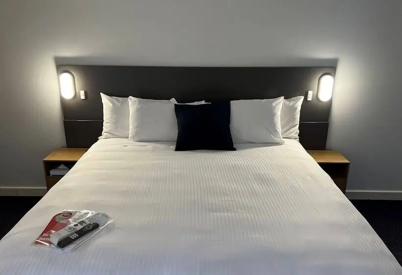 キングサイズベッドのスタンダードルーム, Country Roads Motor Inn Dysart