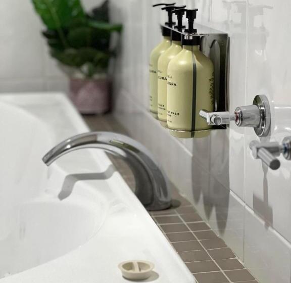 带大床的套房, Country Roads Motor Inn Dysart