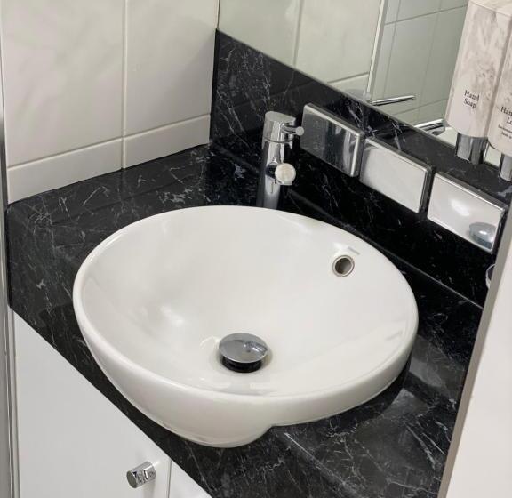 带大床的标准间, Country Roads Motor Inn Dysart