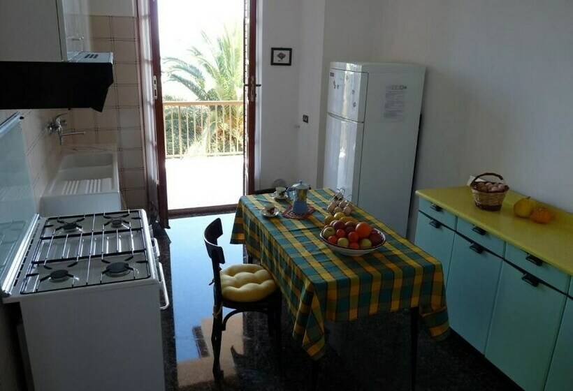 شقة غرفة واحدة مزودة بتراس, B&b Villa Eugenia