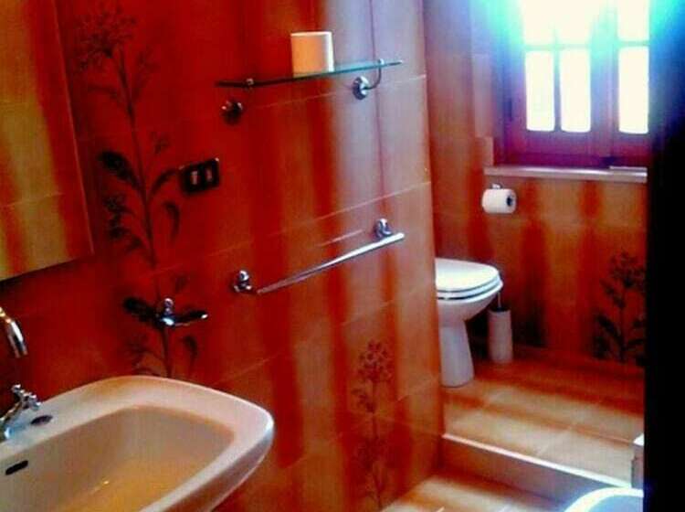 شقة غرفة واحدة مزودة بتراس, B&b Villa Eugenia