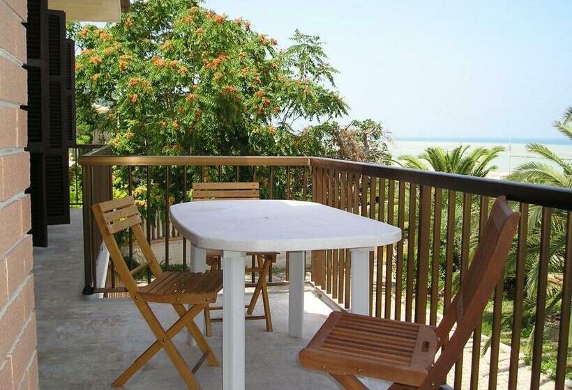Апартаменты 1 Спальня с Террасой, B&b Villa Eugenia