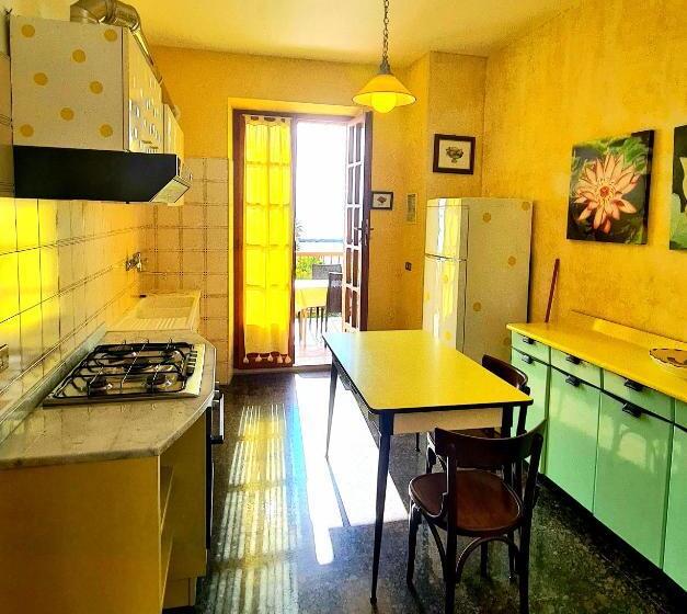 شقة غرفة واحدة مزودة بتراس, B&b Villa Eugenia