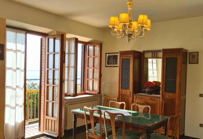 شقة غرفة واحدة مزودة بتراس, B&b Villa Eugenia