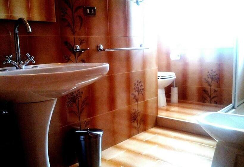 شقة غرفة واحدة مطلة على البحر, B&b Villa Eugenia