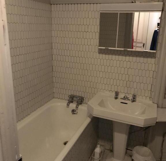 带1个卧室的公寓, Chateau De Joyeux   Chambres D Hotes