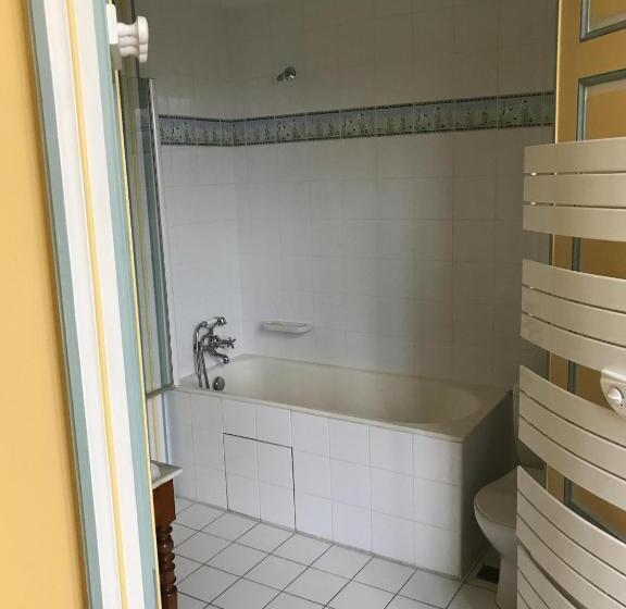 Апартаменты 1 Спальня, Chateau De Joyeux Chambres D Hotes