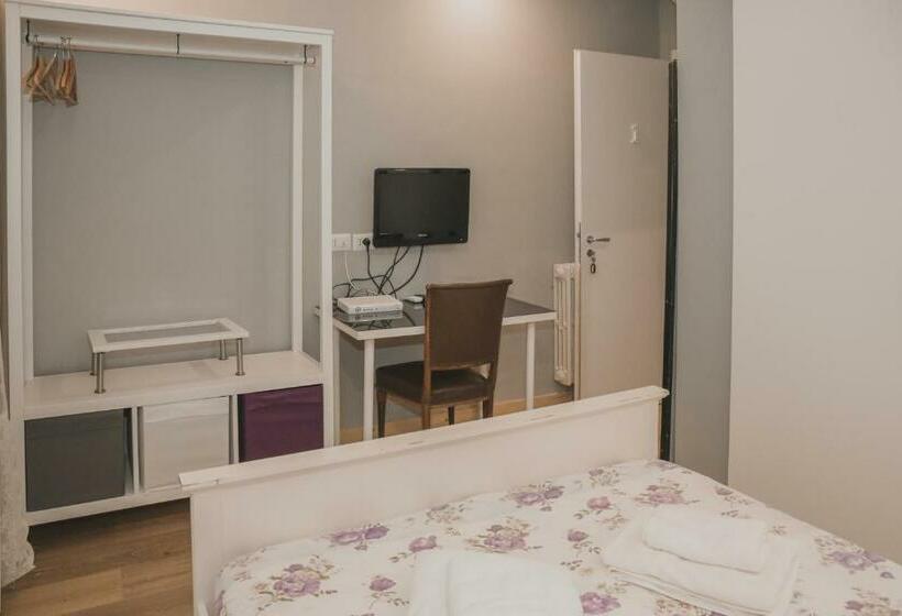 이코노미 룸, Il Perale