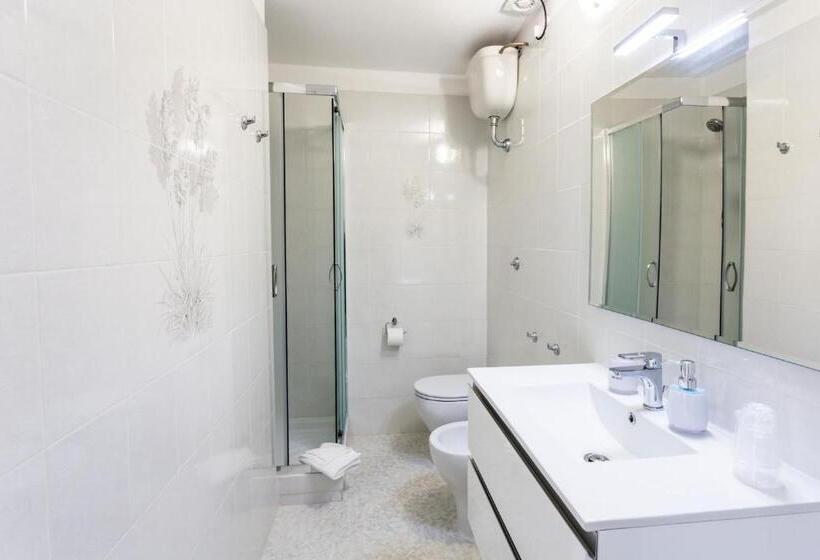 Номер Стандарт, Nue Rooms