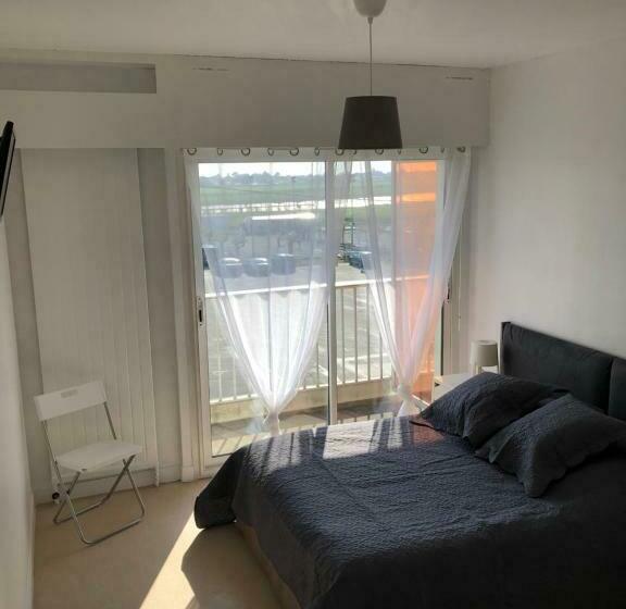 غرفة قياسية مزوَّدة بشُرفة, Hôtel Du Port