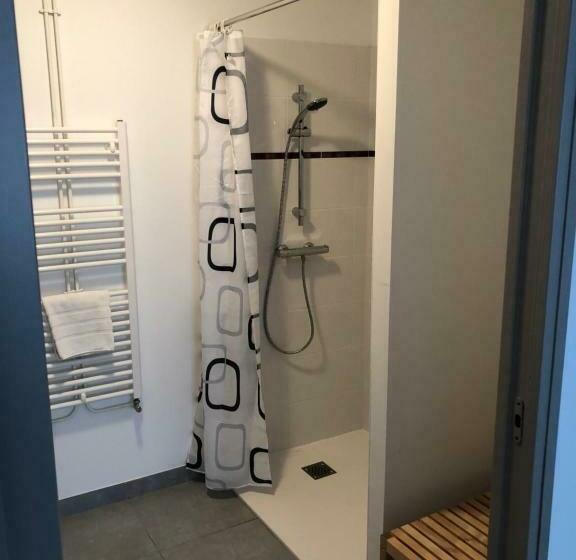 غرفة قياسية لذوى الاحتياجات الخاصة, Hôtel Du Port