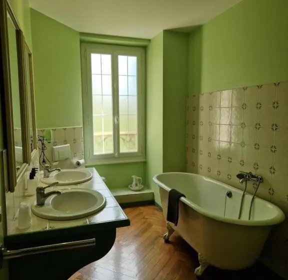デラックスルーム, Chateau De Viviez