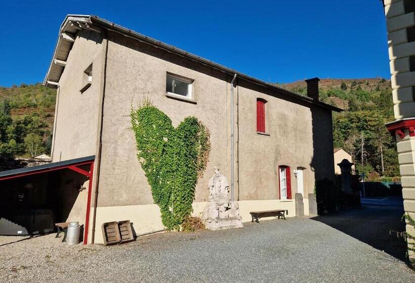 3ベッドルームハウス, Chateau De Viviez