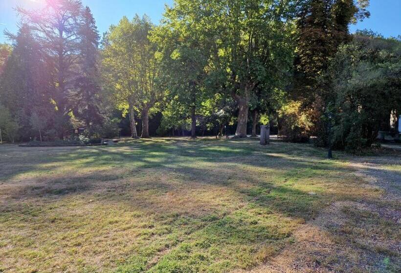 3ベッドルームハウス, Chateau De Viviez