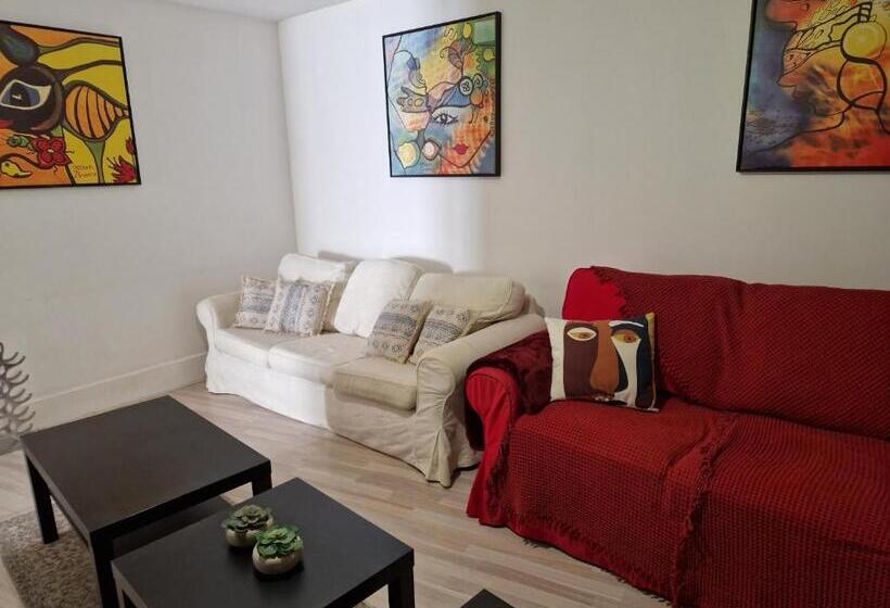 3ベッドルームハウス, Chateau De Viviez