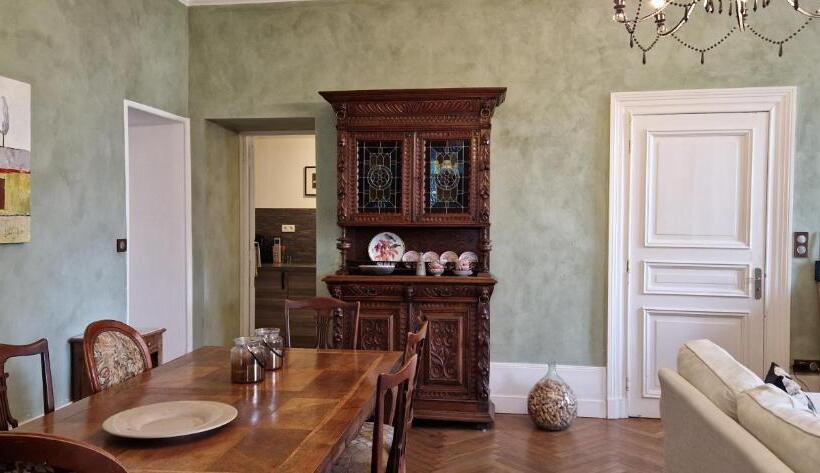 スイート(家族用), Chateau De Viviez