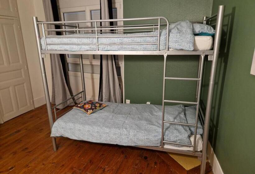 3ベッドルームハウス, Chateau De Viviez