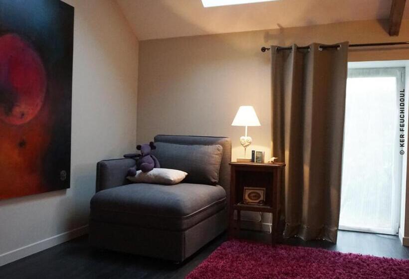 패밀리 룸, Ker Feuchidoul