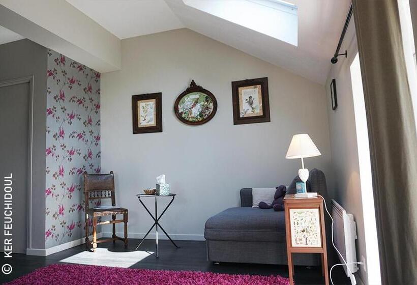 패밀리 룸, Ker Feuchidoul