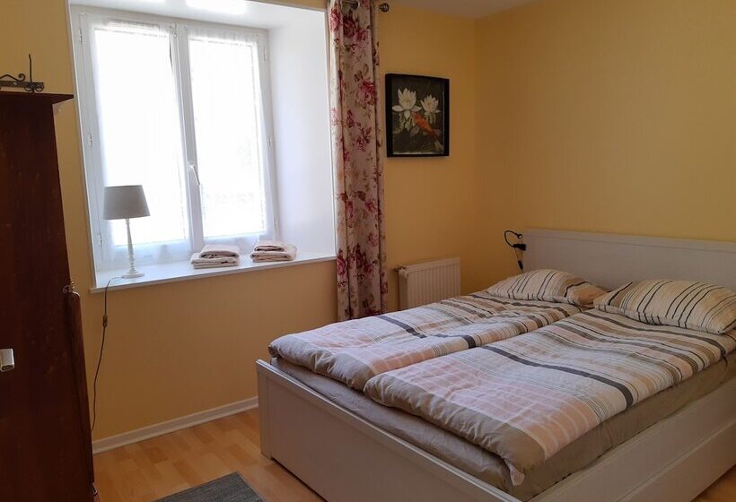 דירת דלוקס 3 חדרי שינה, Moulin De La Fleuristerie