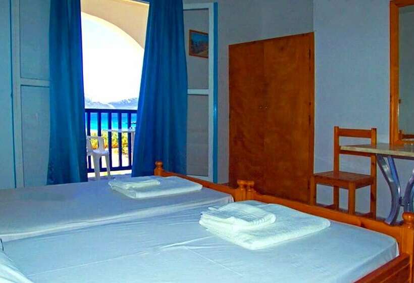 三人经典房间, Finikas