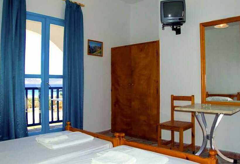 三人经典房间, Finikas