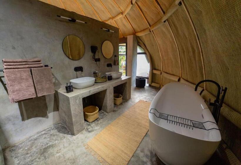 سوییت اجرایی, Amarembo By Touch Down