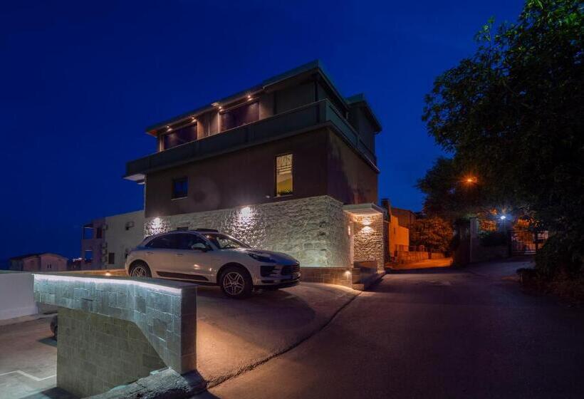 استودیوی استاندارد با چشم‌انداز دریا, Misisuone Apartments Budva