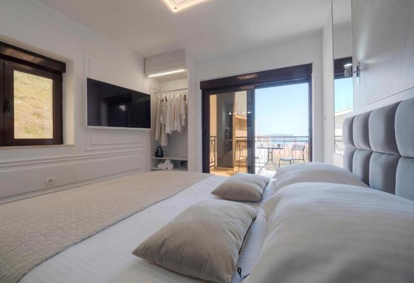 استودیوی استاندارد با چشم‌انداز دریا, Misisuone Apartments Budva