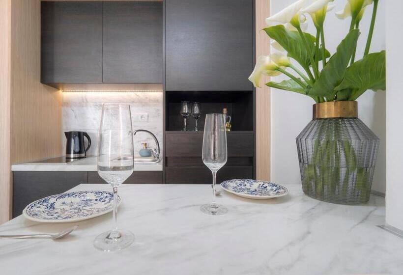 استودیوی استاندارد با چشم‌انداز دریا, Misisuone Apartments Budva