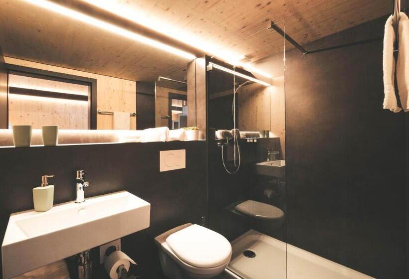 חדר משפחתי, Frutigresort