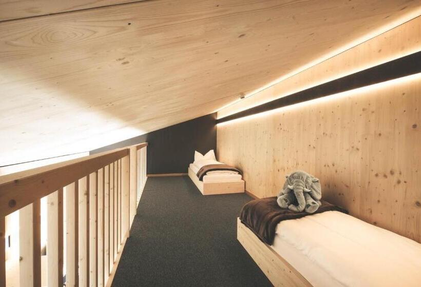 חדר משפחתי, Frutigresort